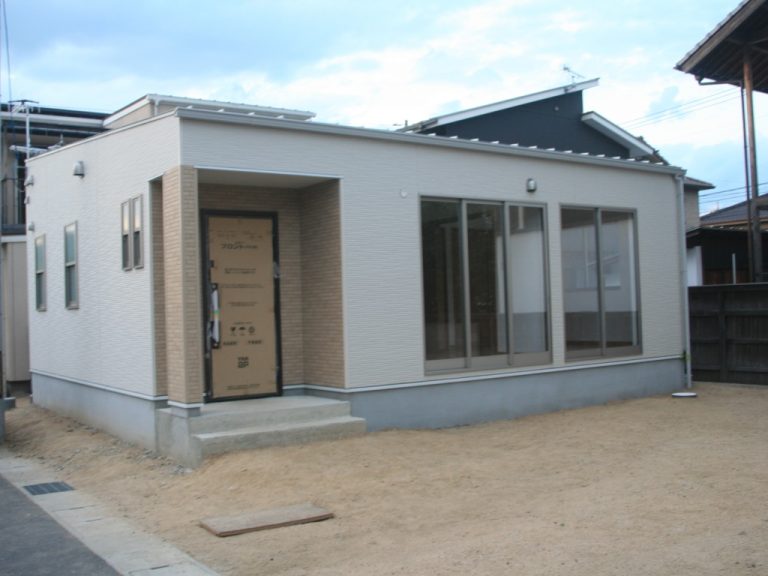倉敷市Y様邸の新築のお家の正面写真です。